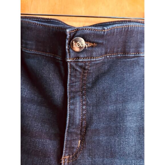 Lee Plus Size Womens Jeans Regular Fit Straight Leg Mid Rise Flex Motion Size 24 - Picture 2 of 10